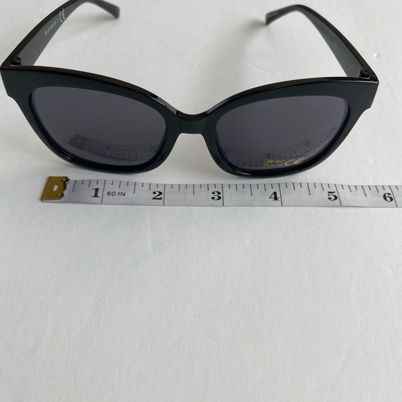 Sunglasses 🕶️ - Picture 3 of 10